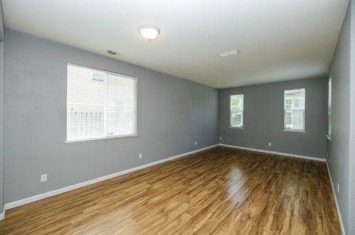 17122 Pacific Oak Ln, Lathrop CA  95330-8526 exterior