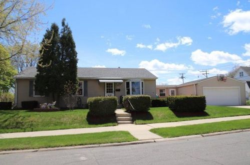 4701 Manitoba St, Milwaukee, WI 53219-3373