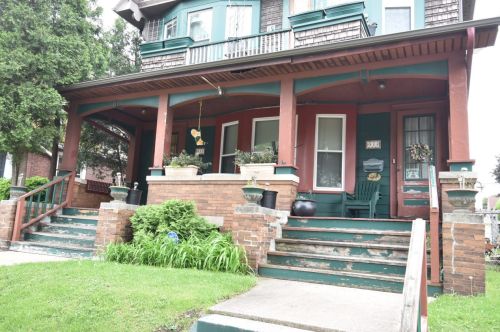 933 Layton Blvd, Milwaukee, WI 53215-1630