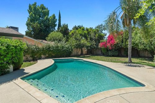 6747 Blewett Ave, Van Nuys CA  91406-6014 exterior