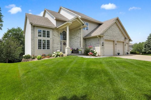 6447 Trappers Xing, Lino Lakes, MN 55038-9131