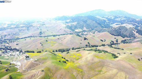 6901 Johnston Rd, Pleasanton CA  94588-9460 exterior