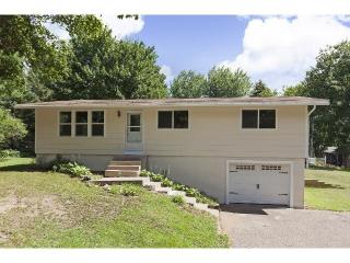 122 11th St, Hudson, WI 54016-1833