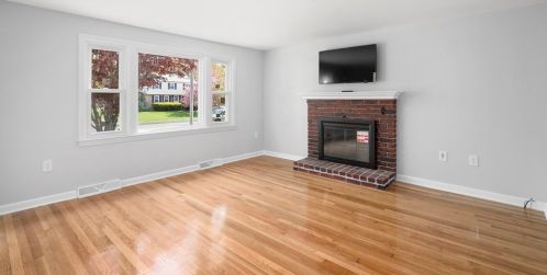 36 Old Farm Rd, Mansfield MA  02048-1709 exterior