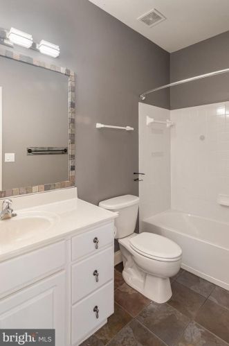 13101 Taverner Loop, Woodbridge VA  22192-5333 exterior