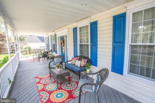 109 Joan Dr, Collegeville PA  19426-1958 exterior