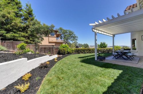 1535 Barcelona Dr, Folsom CA  95762-7212 exterior