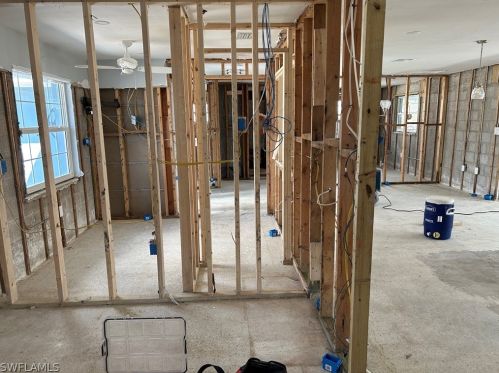 370 Washington Ct, Fort Myers Beach, FL 33931-3736