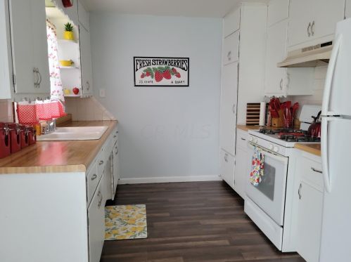 325 Mohican Dr, Crooksville OH  43731-9729 exterior