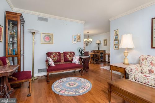 6529 Baywood Dr, Harrisburg PA 17111-6894 exterior