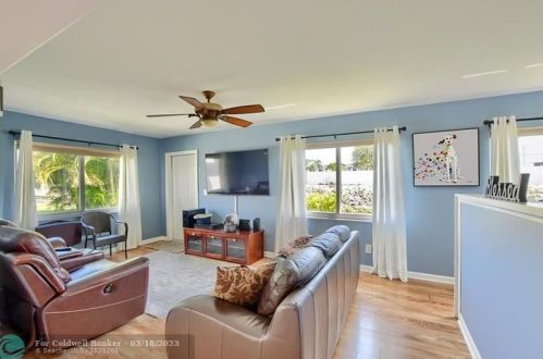 1606 14th Ave, Boynton Beach FL  33426-5809 exterior