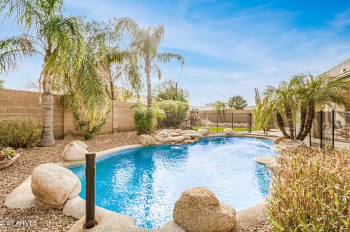 6109 Villa Theresa Dr, Glendale AZ  85308-8094 exterior