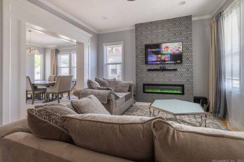 48 Daytona Ave, Milford CT  06461-3909 exterior