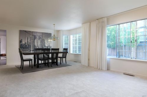 1195 Exeter Dr, Santa Rosa CA  95401-8823 exterior