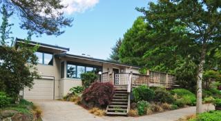 4704 70th St, Seattle, WA 98115-6148