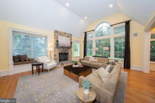 315 Blackburn Dr, Berwyn PA  19312-2801 exterior