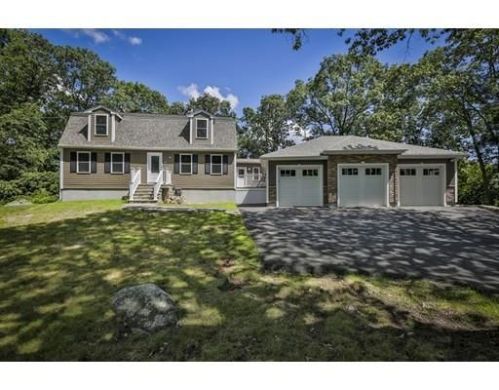 61 Altamount Ave, Saugus, MA 01906-4174