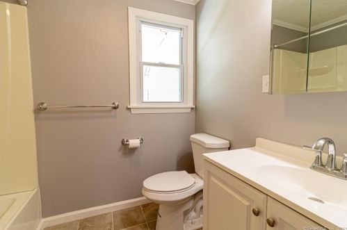 23 Mcintosh Ave, Uncasville CT  06382-2227 exterior