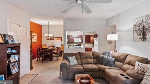 16 Willow Ct, Trenton NJ  08619-4626 exterior