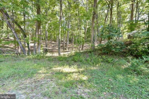 19086 Windsor Rd, Triangle VA  22172-2417 exterior