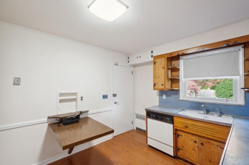 310 Green St, Woodbridge NJ  07095-2044 exterior