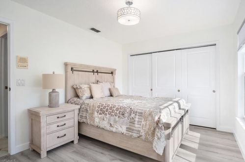 101 Sharwood Dr, Naples FL  34110-5721 exterior