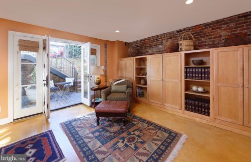 633 A St, Washington DC  20003-1224 exterior