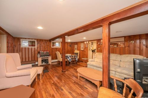 3 Hunter Ave, Miller Place NY  11764-2715 exterior