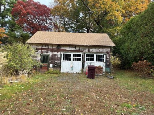 52 Harold Rd, Farmington, CT 06032-3407