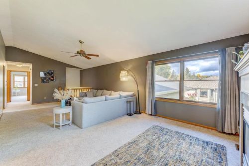 1116 Grandview Dr, Hudson WI  54016-1472 exterior