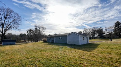 275 Willow Dr, Zanesville OH  43701-1252 exterior