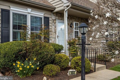 988 Independence Ln, Lansdale, PA 19446-6541