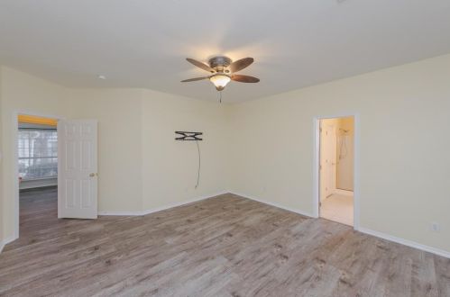 913 Jeffrey Dr, Denton TX  76208-6425 exterior