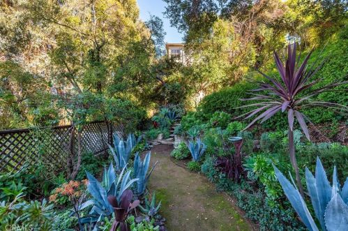 3870 Carpenter Ave, North Hollywood CA  91604-3729 exterior