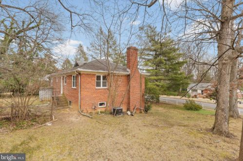 3216 Hewitt St, Falls Church VA  22042-2508 exterior