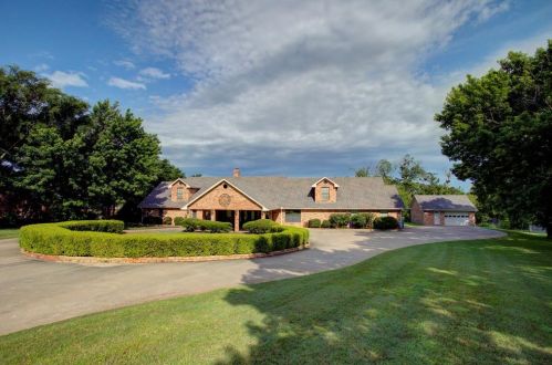 209 Briar Haven Ct, Burleson, TX 76028-2334