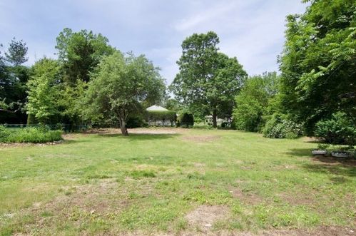 75 Rochford Cir, Springfield MA  01128-1024 exterior