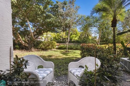6533 Via Regina, Boca Raton, FL 33433-3911