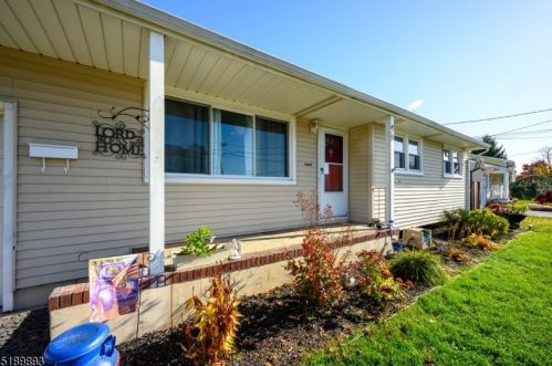 59 Valerie Dr, Manville, NJ 08835-1414