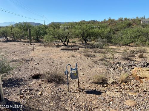 3811 Bilby Rd, Tucson AZ 85706-4506 exterior