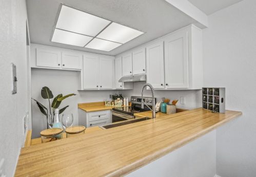 1091 Tekman Dr, San Jose CA  95122-4211 exterior