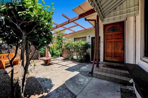 1476 Belden Ct, Pinole, CA 94564-2424