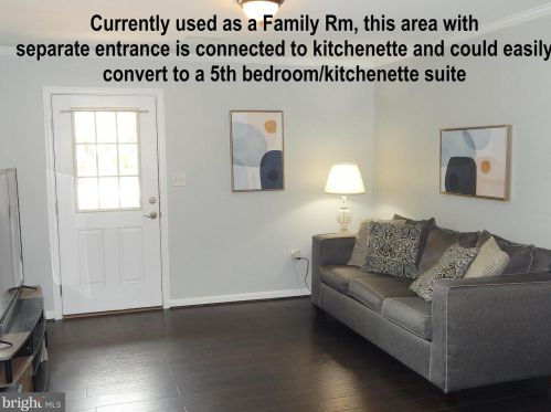 10505 Meadowview Dr, Fredericksburg VA  22408-2662 exterior