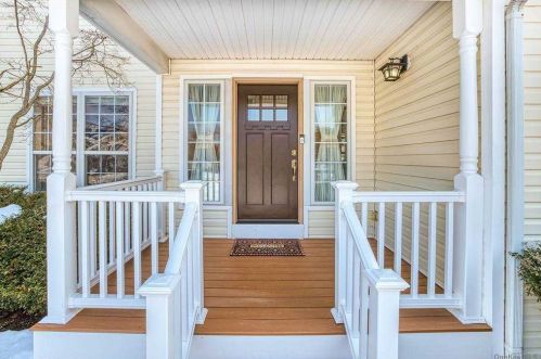 21 Province Dr, South Setauket, NY 11720-4603