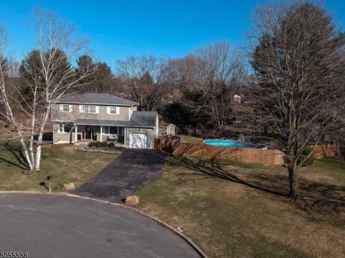16 Lyn Gale Ct, Washington, NJ 07882-4111