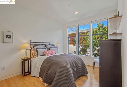 1441 Fairview St, Berkeley CA 94703-2442 exterior