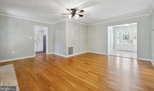 11831 Parliament Dr, Woodbridge VA  22192-1006 exterior