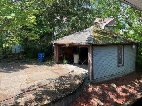 694 Chestnut St, Meadville PA  16335-2304 exterior