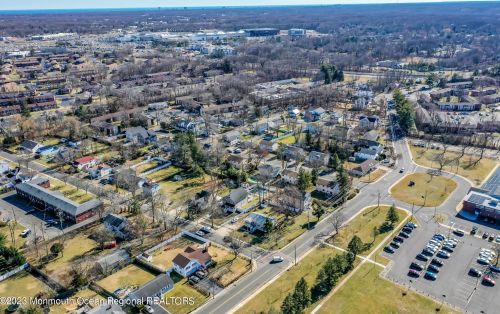 58 Richardson Ave, Tinton Falls NJ  07724-1313 exterior