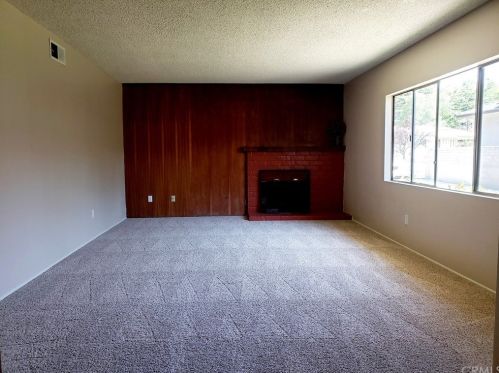 931 Edgemont Dr, San Bernardino, CA 92405-2022